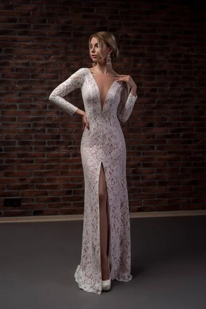 ---The wedding dress 2022 is made entirely of lace, the bustier is v-neck with a feminine and sensual neckline--