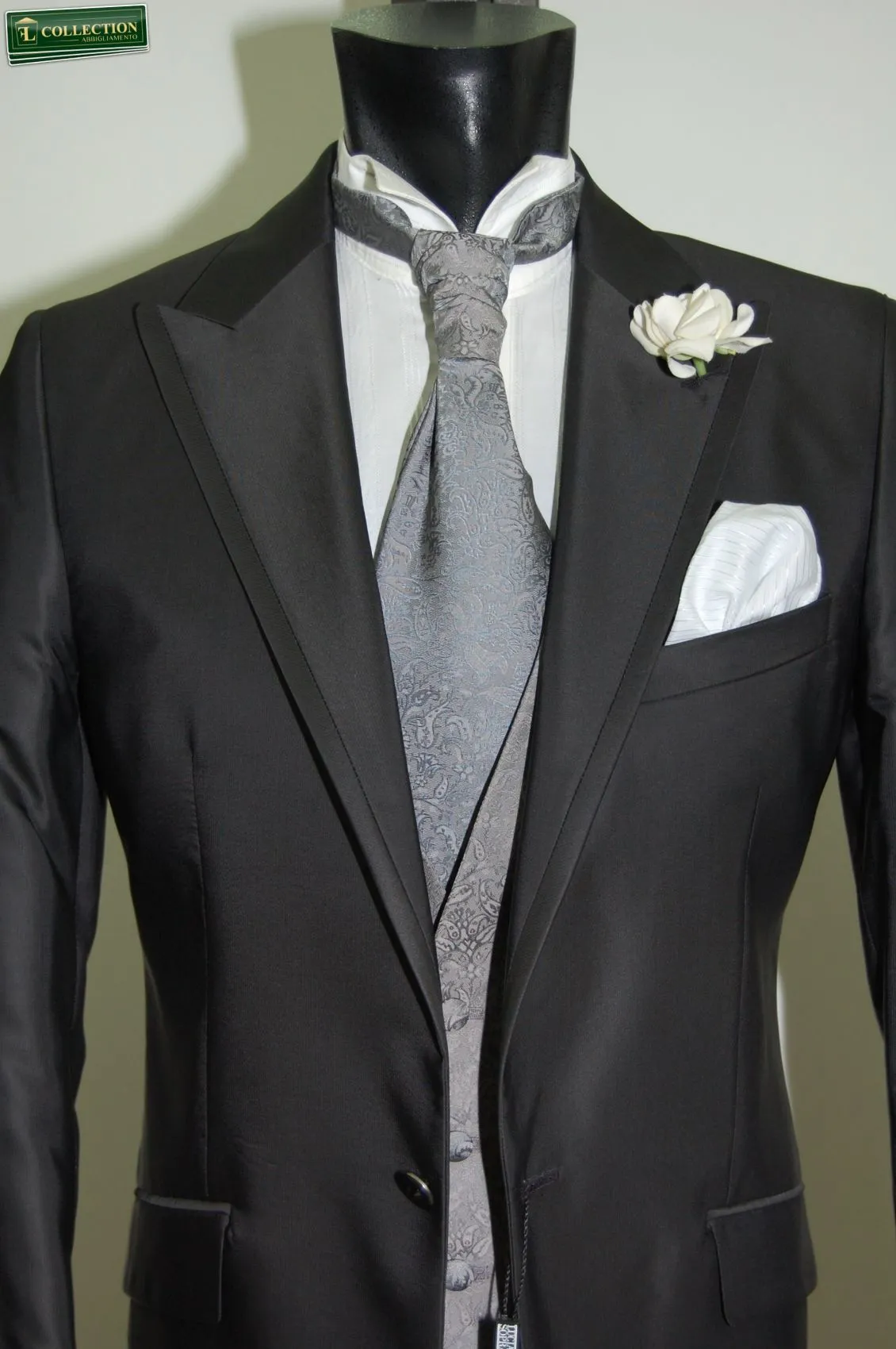 Black dress half tight Luciano Soprani slim fit with waistcoat and tie