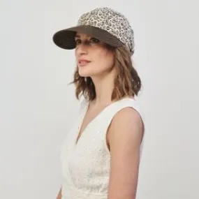 Cappello marrone in fantasia animalier in cotone