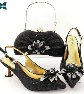 Nuovo arrivo Design italiano Fashon africano Speciale decorazione in stile floreale Colore nero Set di scarpe e borsa da donna n